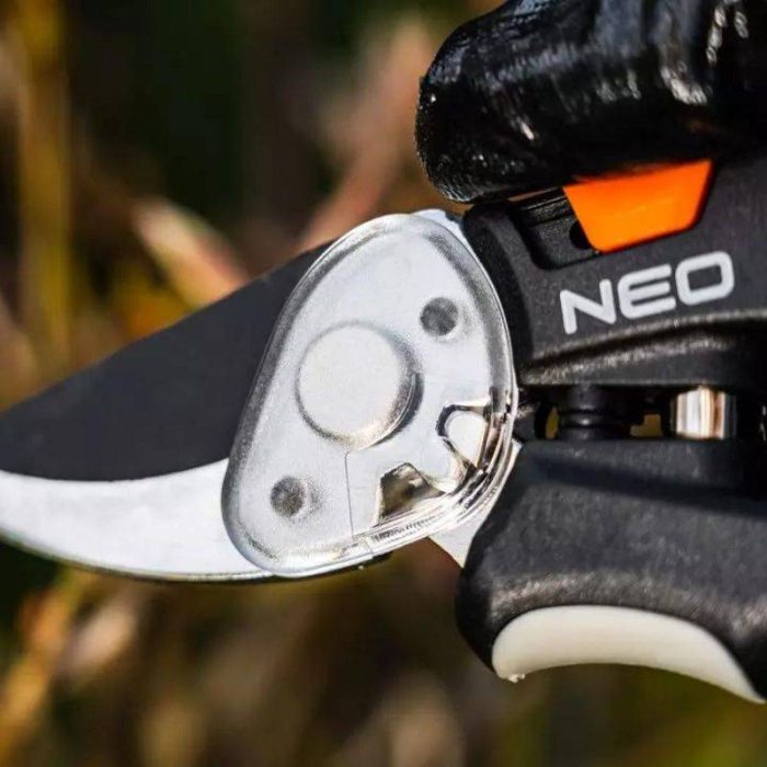 Vrtne-skare-200-mm-NEO-15-204-2 Vrtne škare 200 mm NEO 15-204 - Slika 3