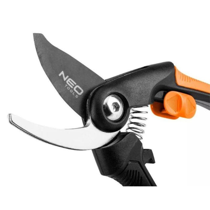 Vrtne-skare-210-mm-NEO-15-210-2 Vrtne škare 210 mm NEO 15-210 - Slika 3