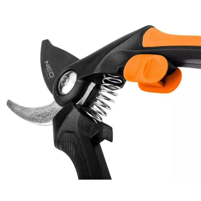 Vrtne-skare-210-mm-NEO-15-210-3 Vrtne škare 210 mm NEO 15-210 - Slika 4