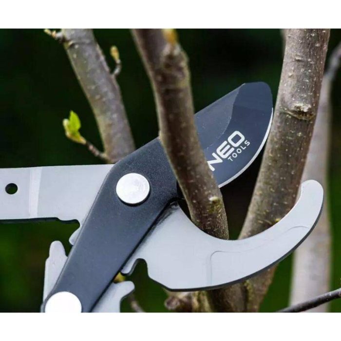 Vrtne-teleskopske-skare-665-965-mm-NEO-15-253-3 Vrtne teleskopske škare 665-965 mm NEO 15-253 - Slika 4