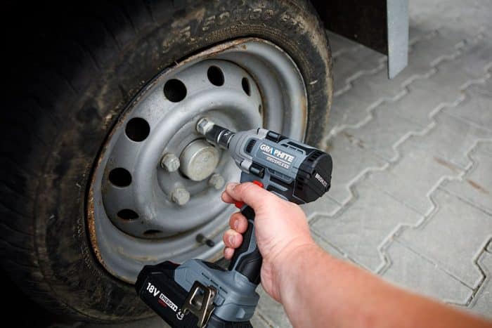 Aku udarni odvrtač 18V, 330 Nm, 1/2" 58G028-1 - Slika 16