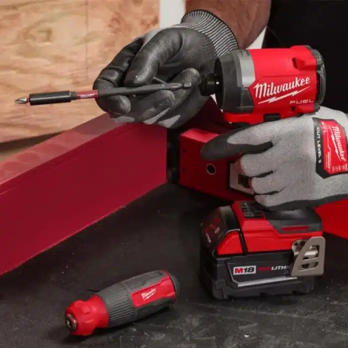 VIŠENAMJENSKI IZVIJAČ 14 U 1 SHOCKWAVE MILWAUKEE 4932498174 - Slika 2
