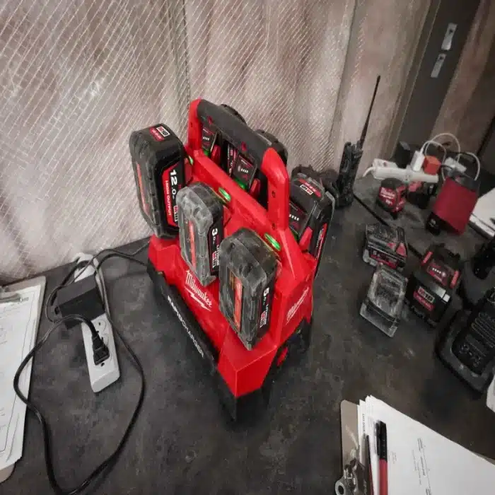 BRZI PUNJAČ M18 PC6 6 MJESTA MILWAUKEE 4932480162 - Slika 2