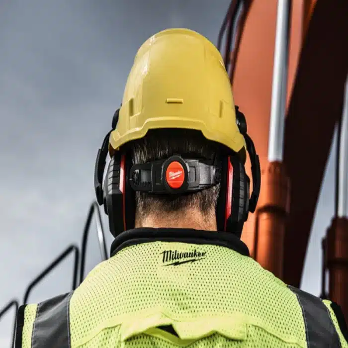 ZAŠTITNA KACIGA VENTILIRANA BOLT100 MILWAUKEE - Slika 2