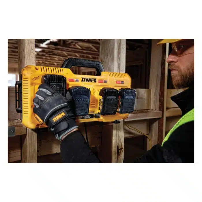 DeWALT brzi punjač sa 4 slota 18V/54V FLEXVOLT DCB104 - Slika 3