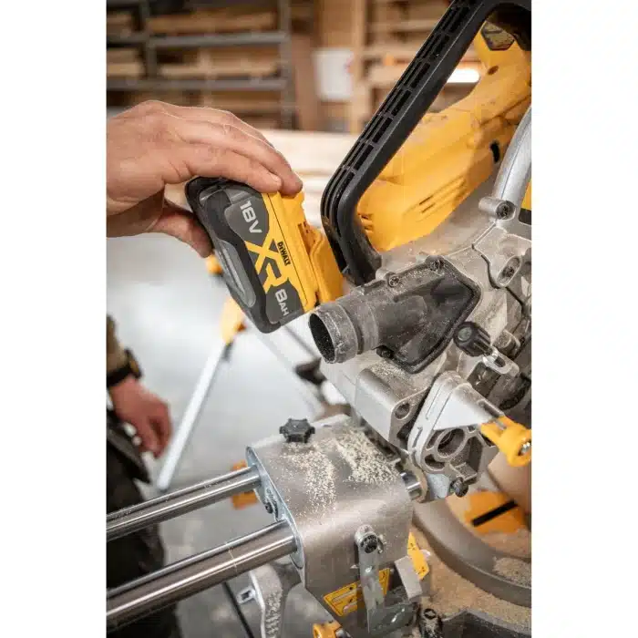DeWalt aku preklopna potezna nagibna pila BRUSHLESS 18/54V XR DCS782N- Solo - Slika 5